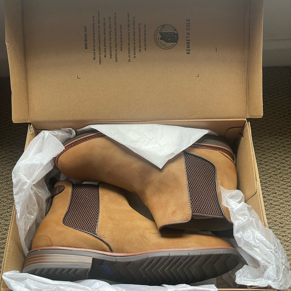 Kenneth Cole Tan Chelsea Boots with Elastic Panels